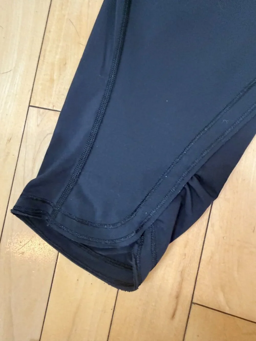 LULULEMON Black Cropped Running Tights Leggings Size 8 Gathered Leg